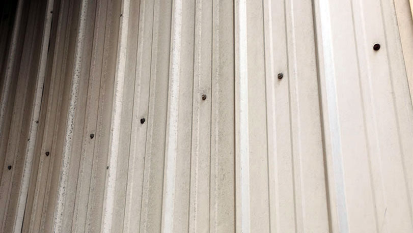 青島啤酒（jiǔ）廠彩塗鋼板 采用的是普通PE，顏色為白灰
